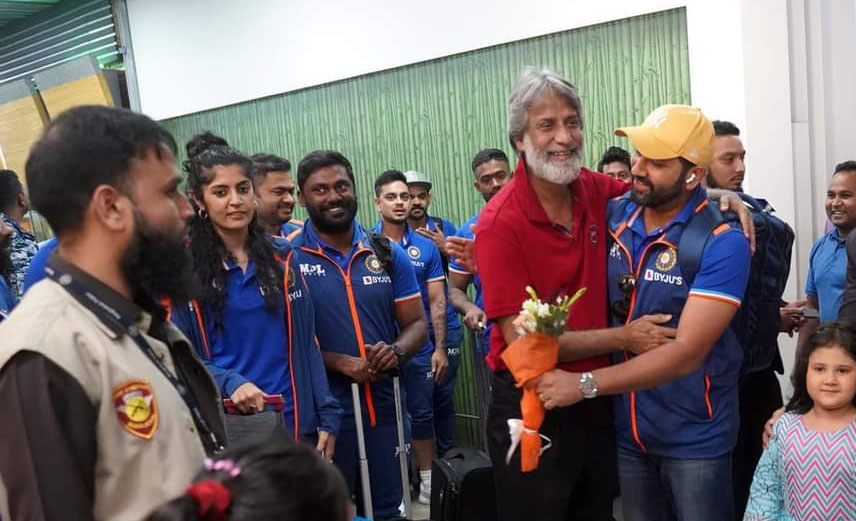 India team arrives in Dhaka