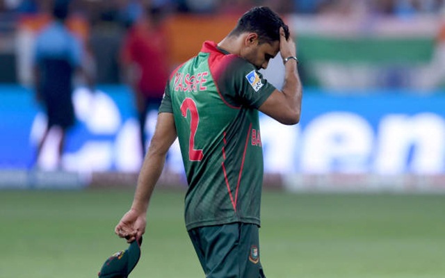 Yigit gey sikni yutadi